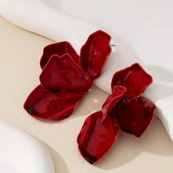NEW Fallon Lacquer Red Flower Petal Abstract Statement Earrings - Picture 2 of 5